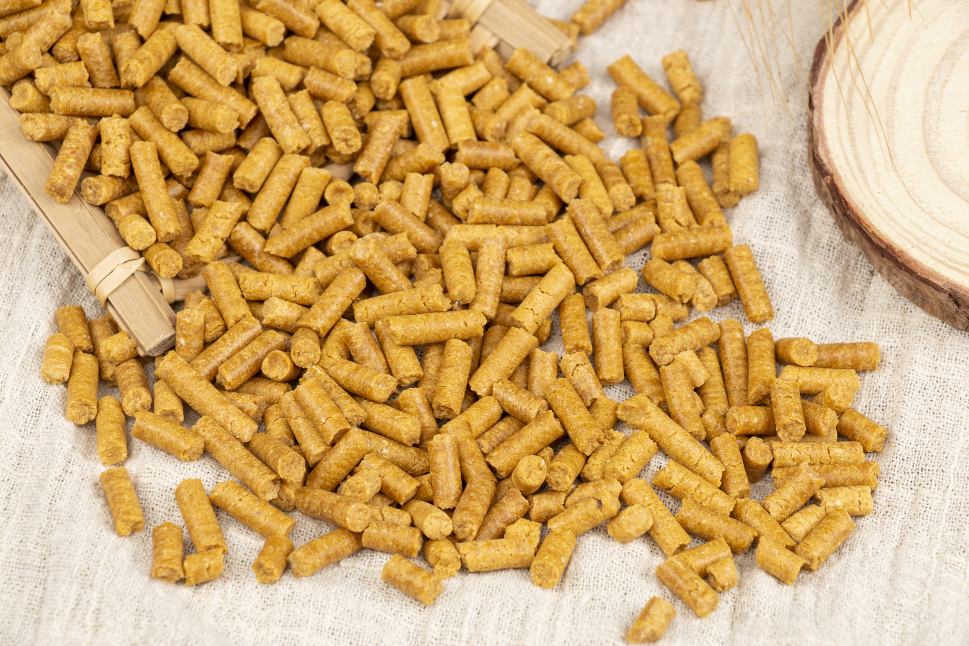 Pea protein pellets 72%